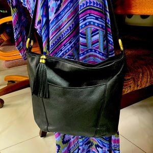 Sonoma Lifestyle crossbody purse in black leather.